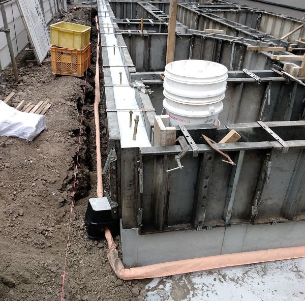 目黒区Sm邸　建物屋外での防蟻処理・床下給排水設備工事
